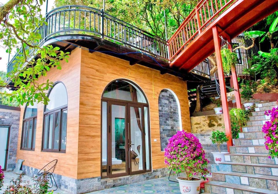 Property building, Day