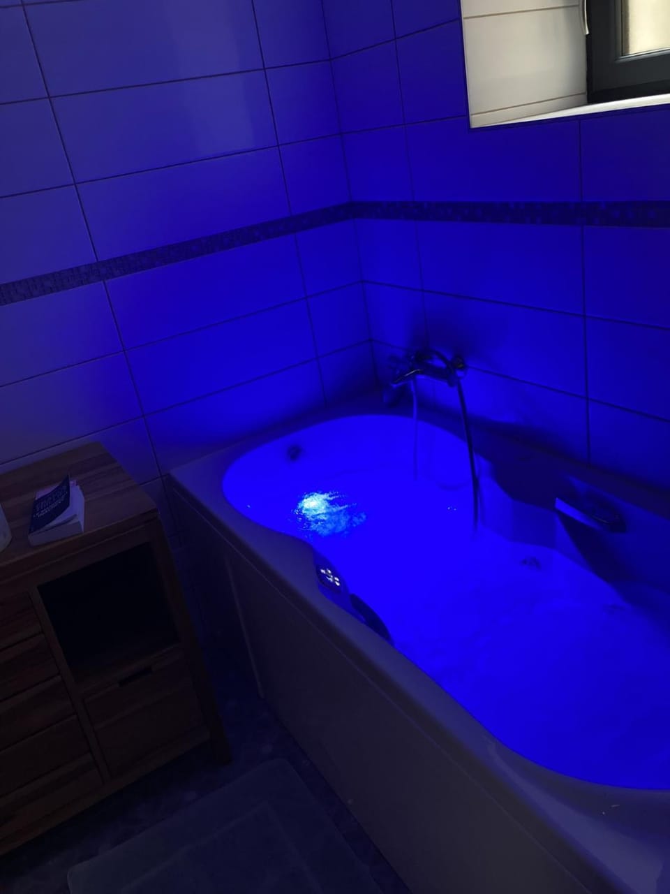 Hot Tub, Bath