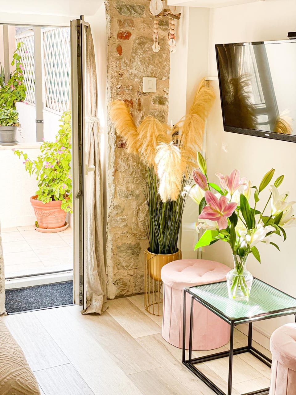 TV and multimedia, Balcony/Terrace, Seating area