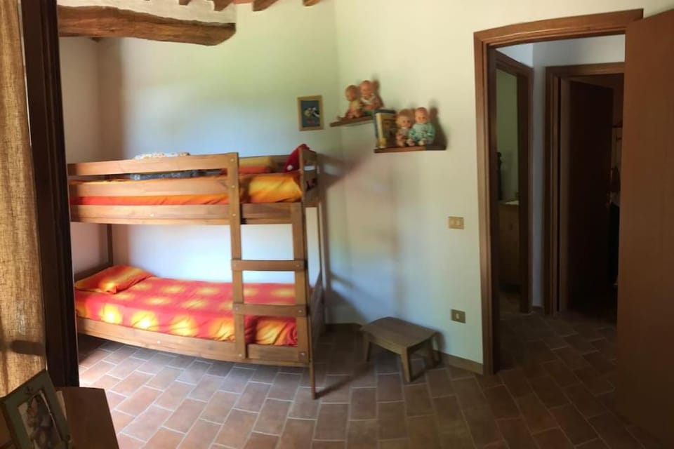 Bedroom, bunk bed