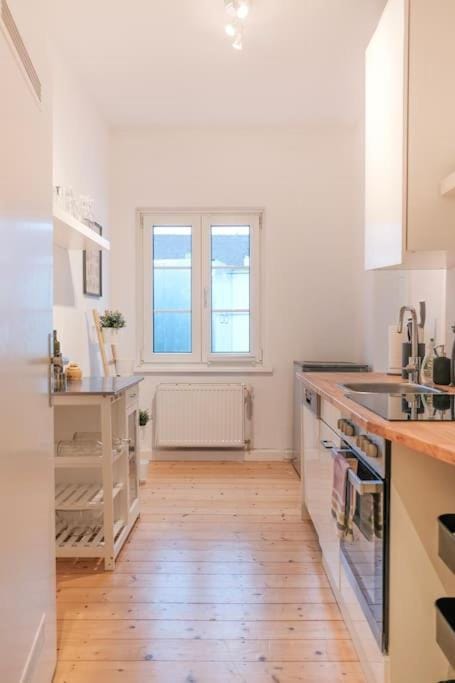 Kitchen or kitchenette, dishwasher, pet friendly, stove