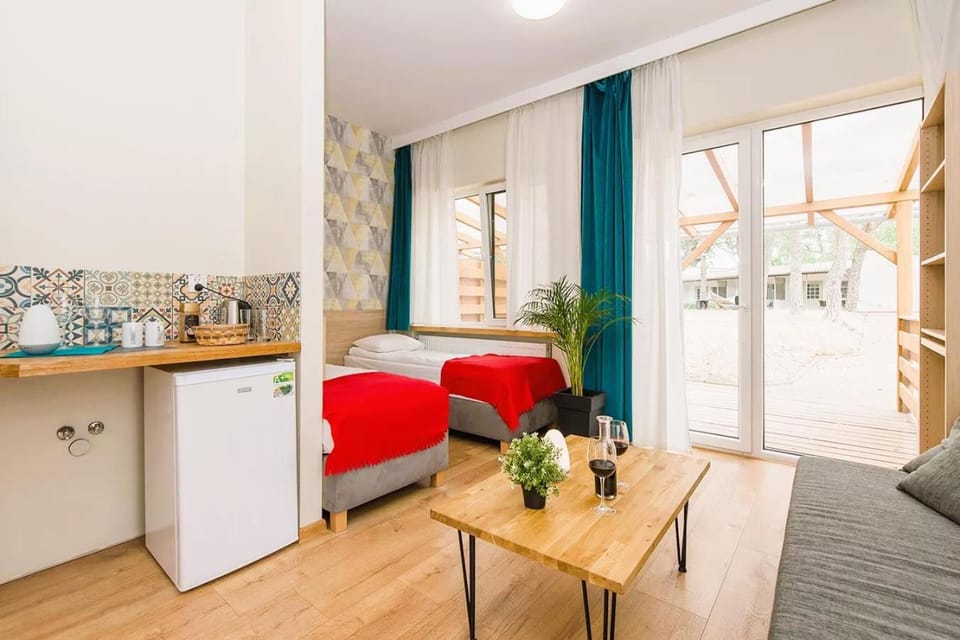 Balcony/Terrace, Living room, Food and drinks, Seating area, Dining area, Drinks