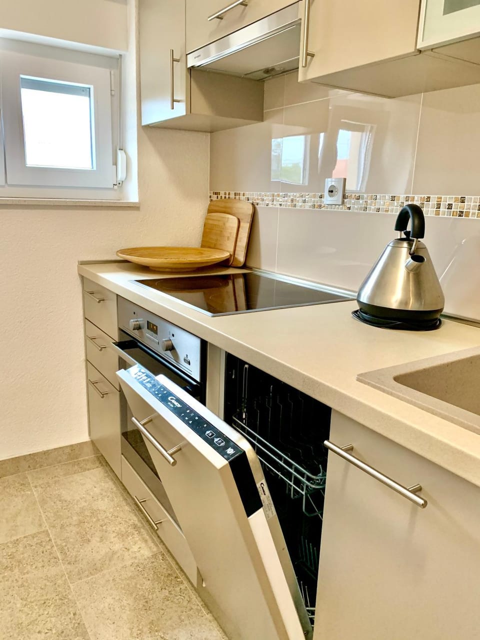 Kitchen or kitchenette, dishwasher, pet friendly, stove