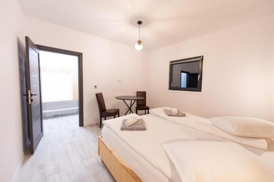 TV and multimedia, Bedroom, towels