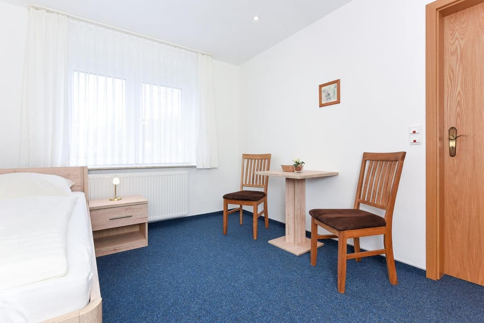 Photo of the whole room, Seating area