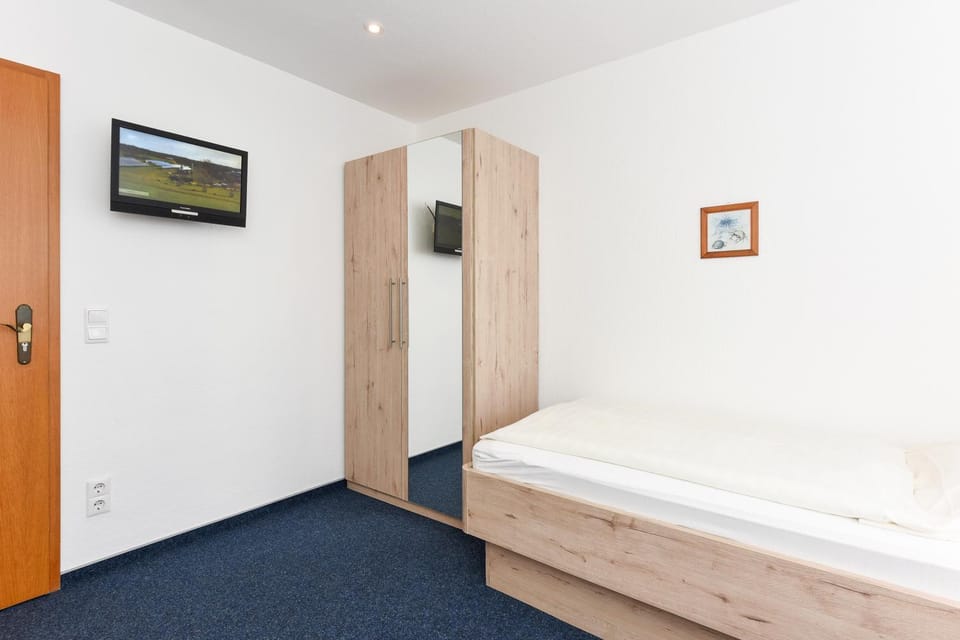 TV and multimedia, Photo of the whole room