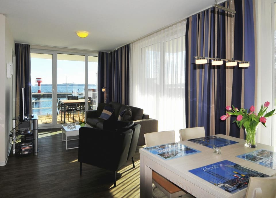 Apartment 3 - "Am Leuchtfeuer 3", Apartmenthaus Hafenspitze, Blickrichtung Strandoffene See Apartment in Eckernförde