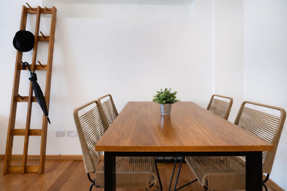 Dining area, heating, air conditioner