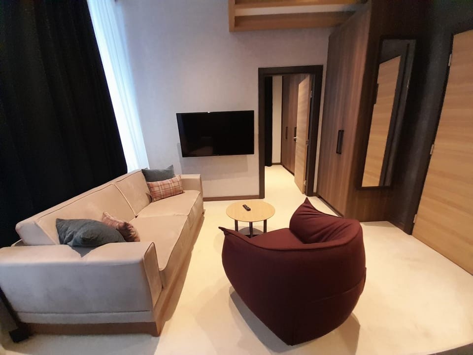 TV and multimedia, Seating area