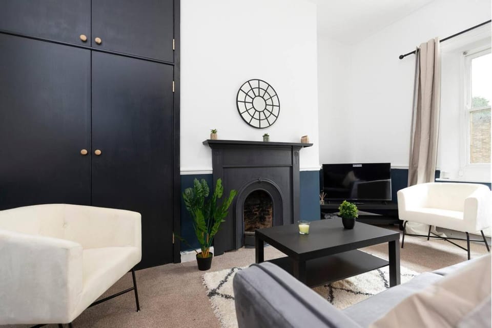 The Stone House - Spacious, Central, Modern House in Alnwick