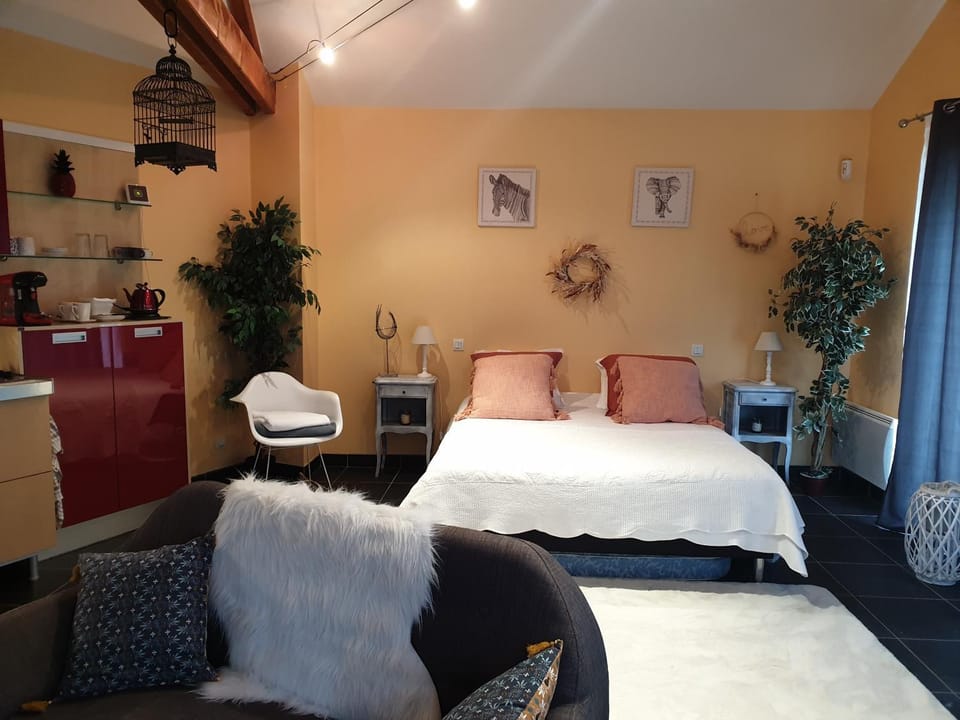 Property building, Living room, Photo of the whole room