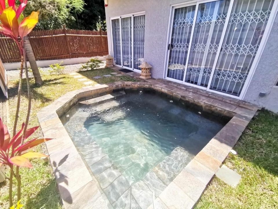 Hot Tub, Pool view, Swimming pool