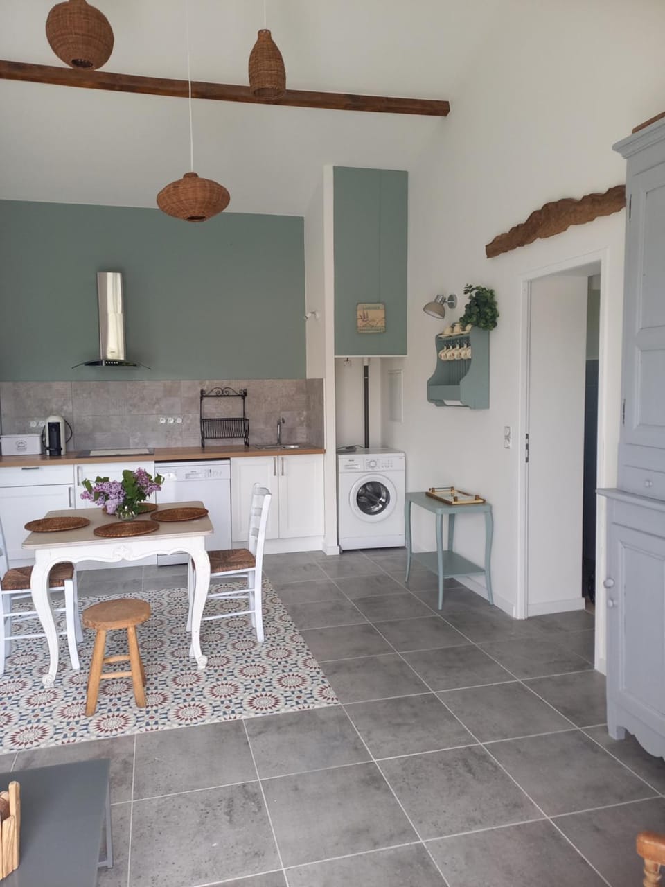Kitchen or kitchenette