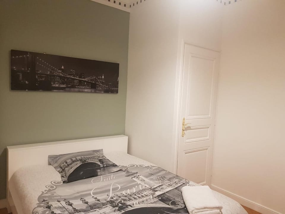 Chambre Ricardo Vacation rental in Île-de-France
