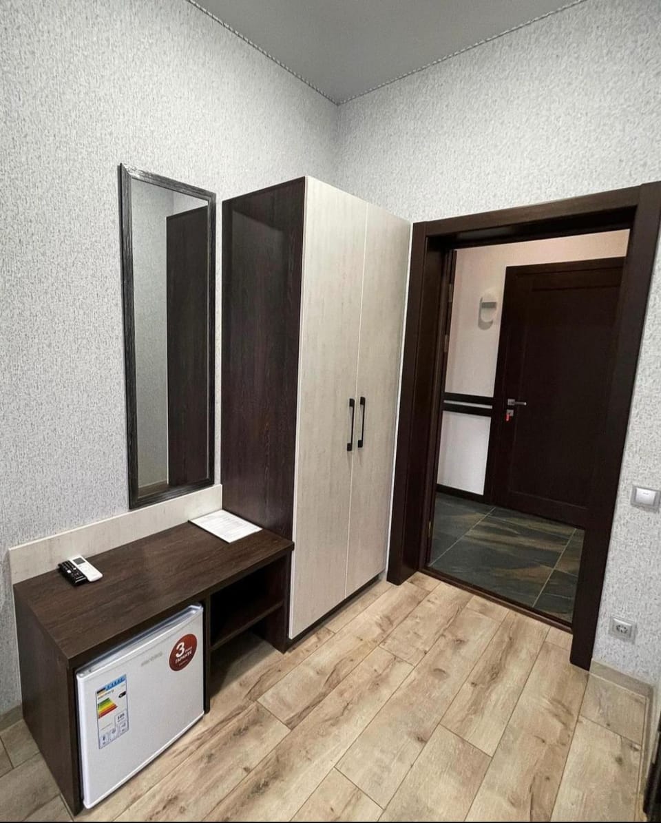 Photo of the whole room, wardrobe