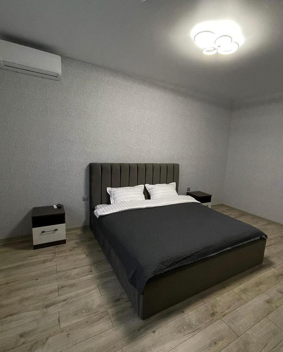 Bed, Photo of the whole room, Bedroom, air conditioner