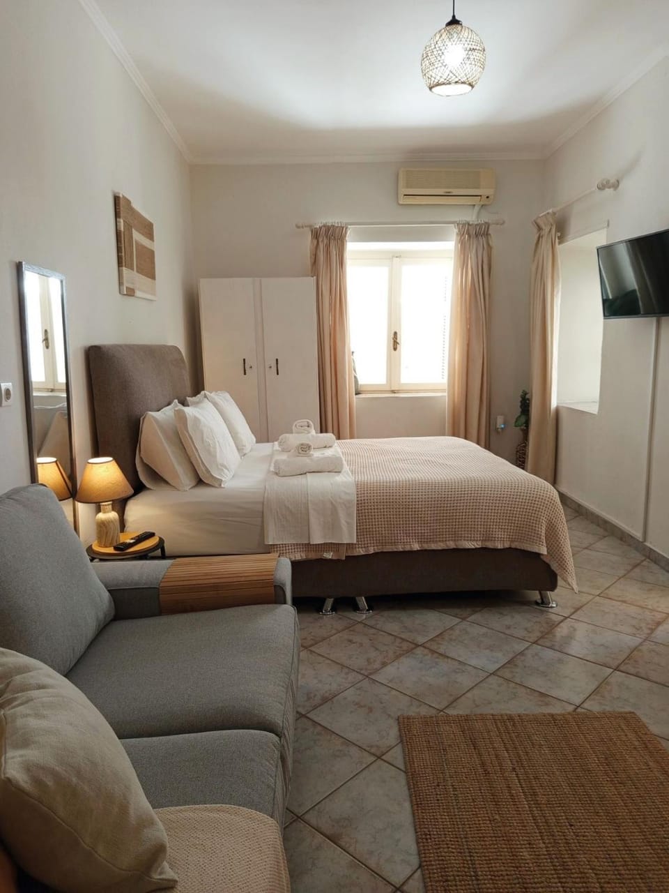 Feidiou 1, vol I Apartment in Islands