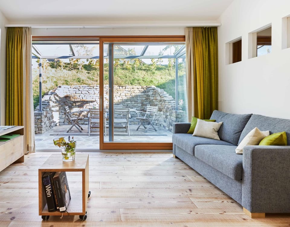 View (from property/room), Balcony/Terrace, Living room, Seating area