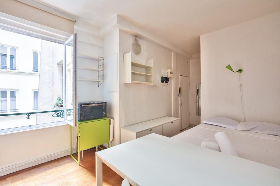 Bed, Photo of the whole room, Bedroom, internet