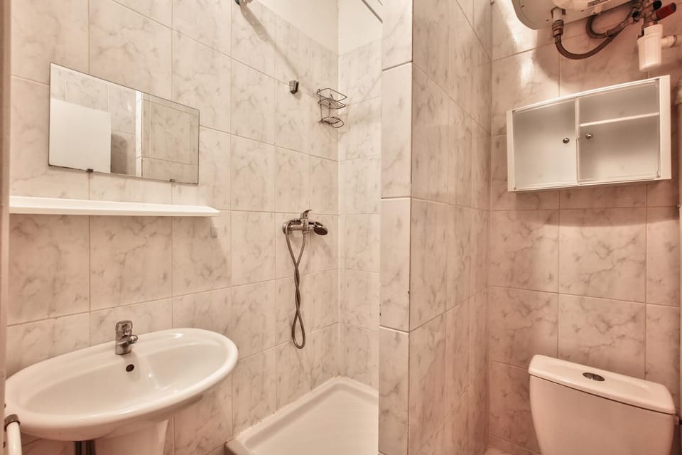 Shower, Toilet, Bathroom, towels