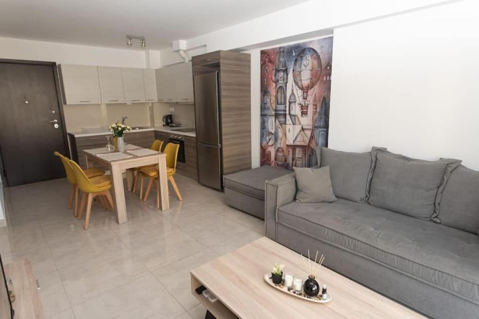 Living room, Seating area, Dining area, kitchen