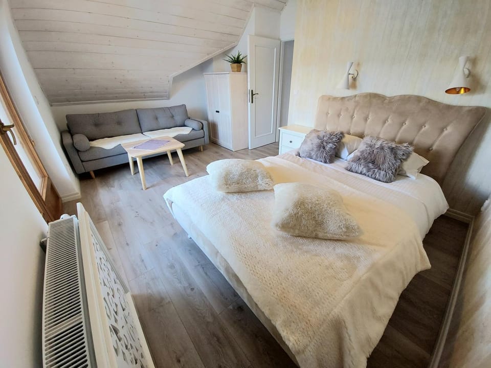 Domek nad jeziorem Czorsztyńskim Velo Chalet in Lesser Poland Voivodeship