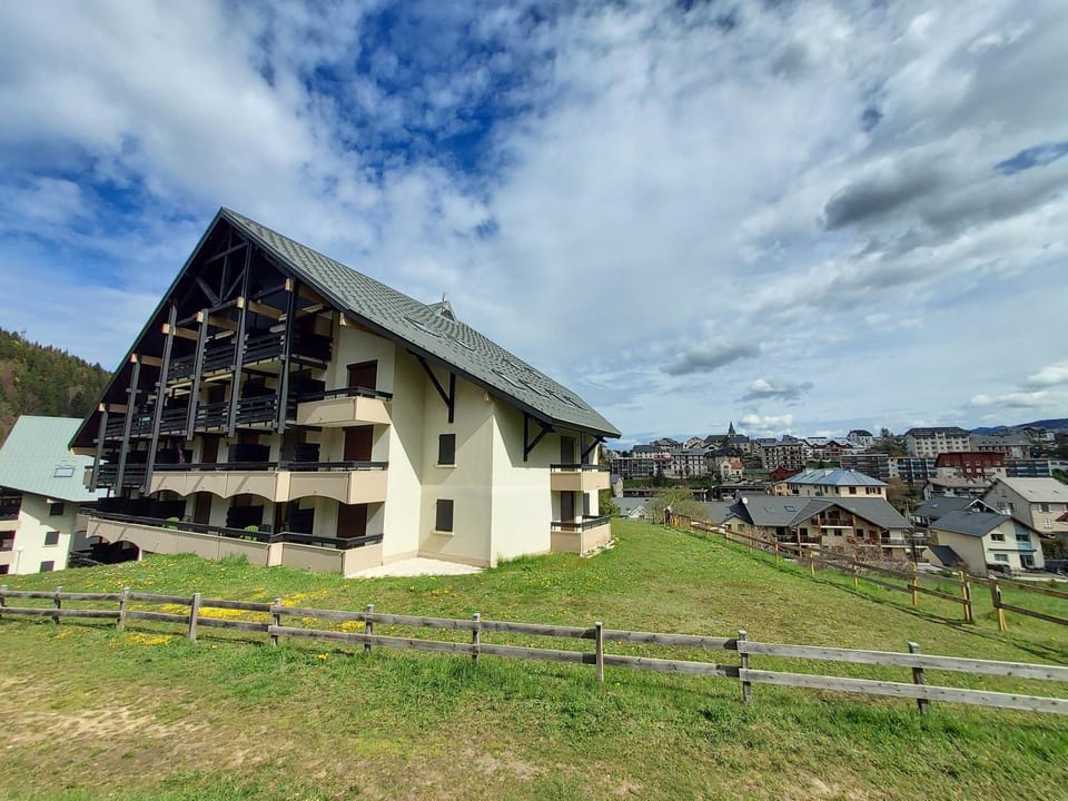 Property building, Spring