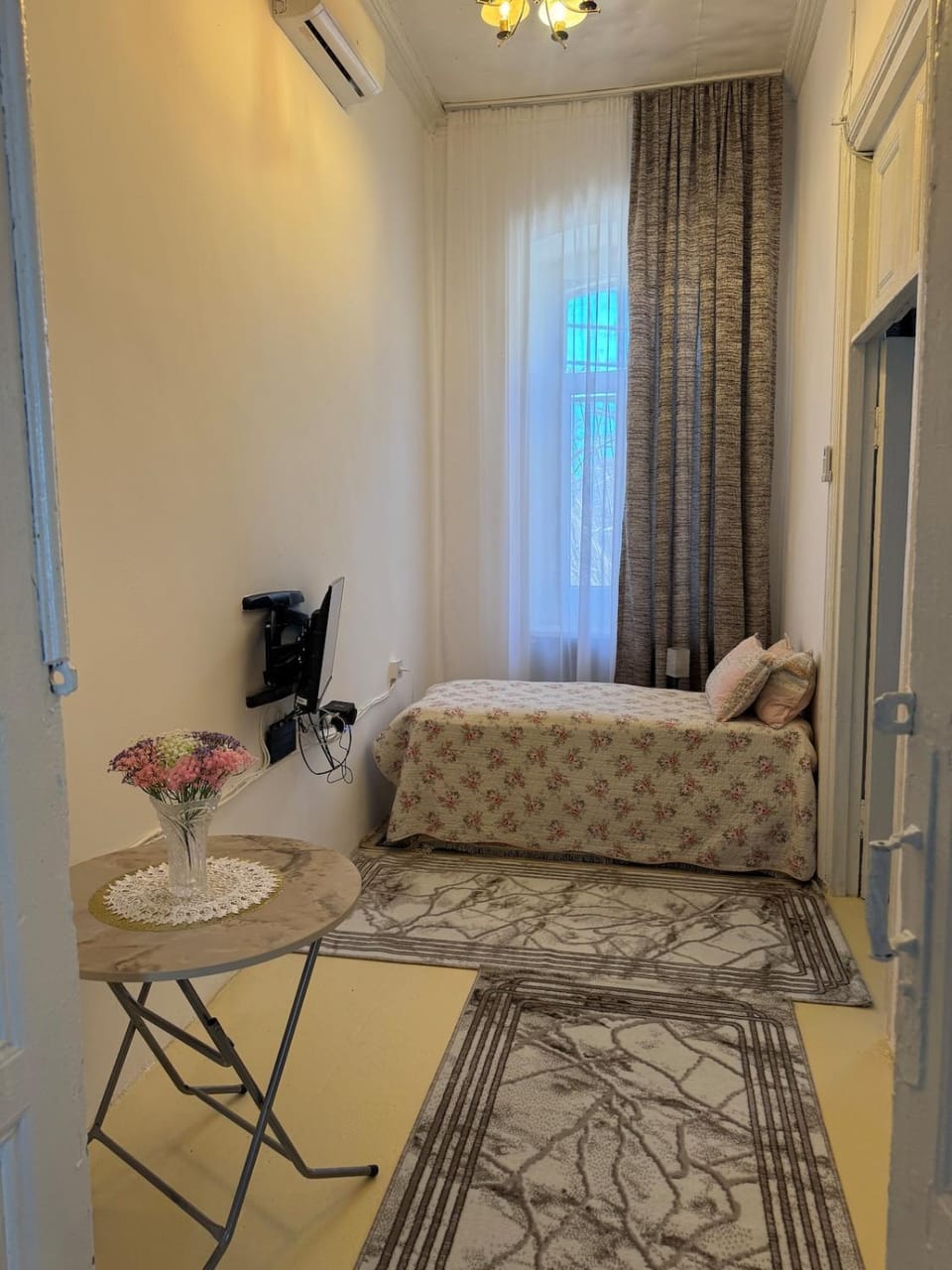 Bed, Bedroom, air conditioner