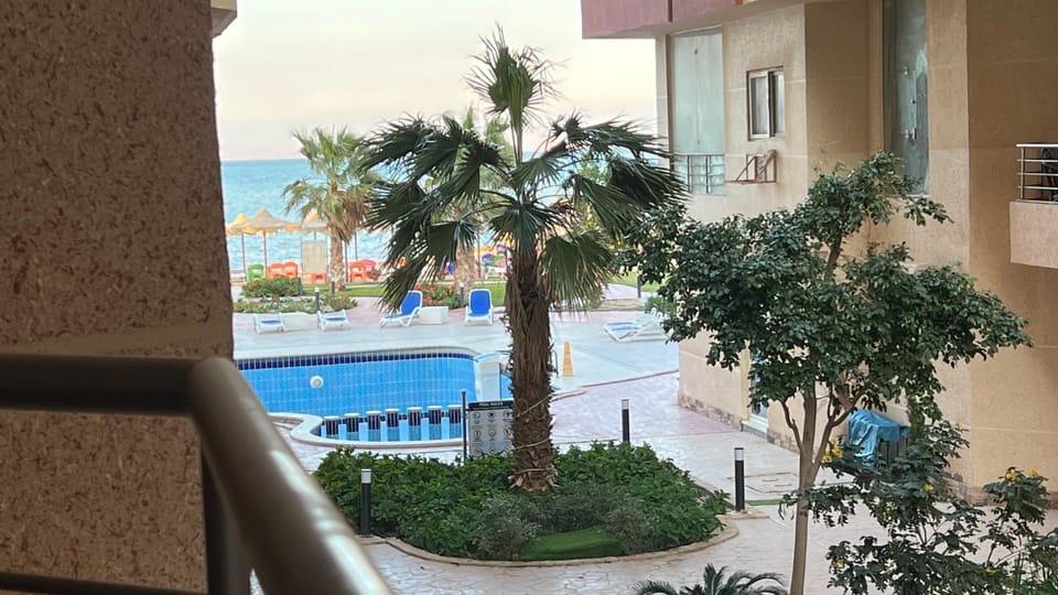 Pool view, Sea view