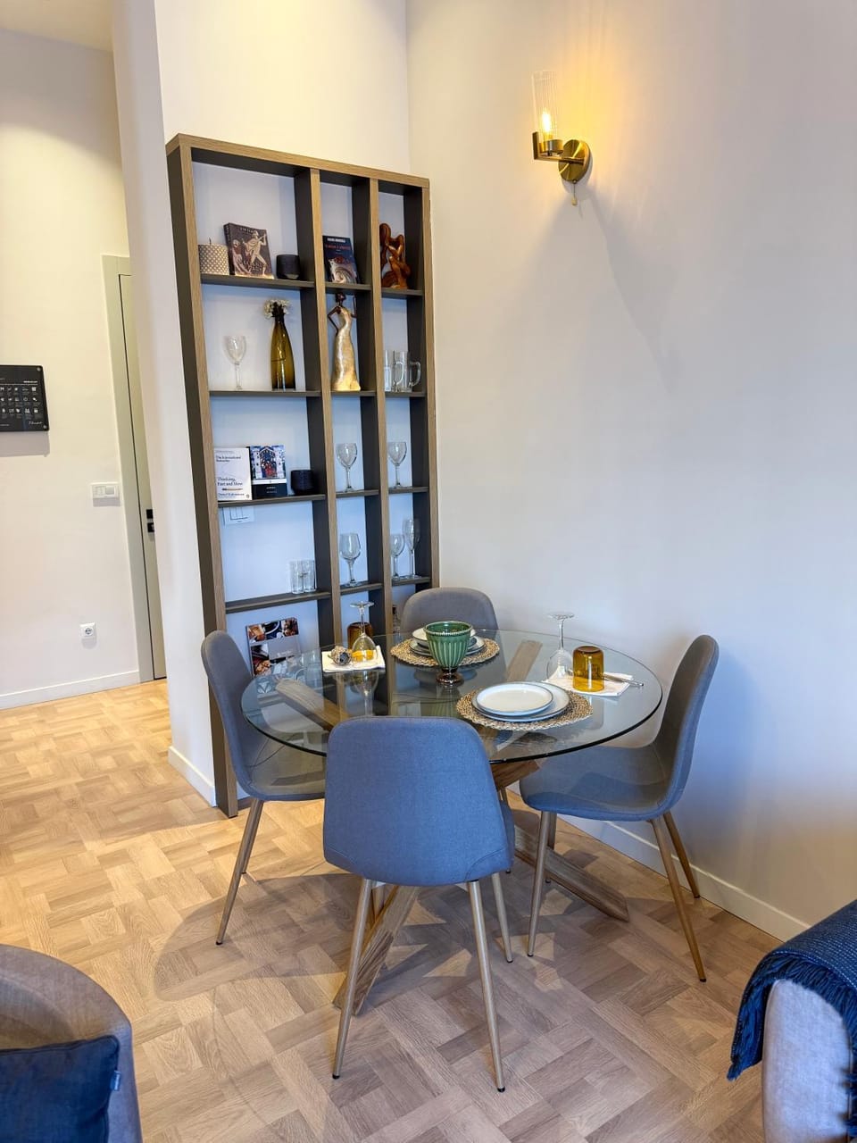 Living room, Dining area