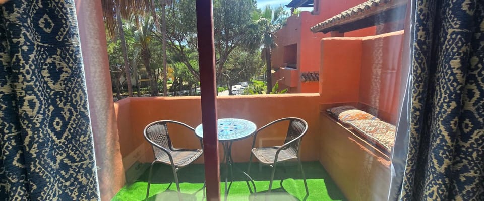 Luxury 2-Bed Apartment Elviria - Pool Sauna & gym Apartment in Marbella