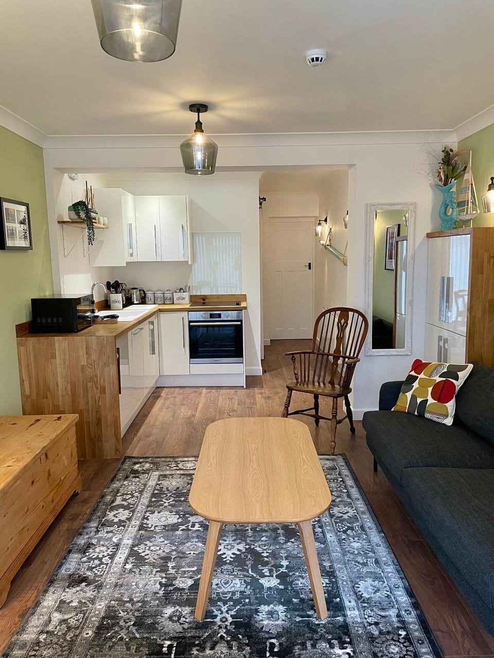 Kitchen or kitchenette, Seating area, dishwasher, minibar, pet friendly