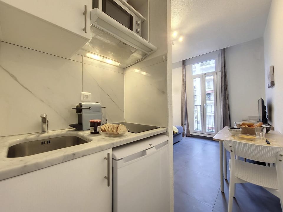 Nestor&Jeeves - GOLDIE FRANCE RIVIERA - Very close sea Apartment in Nice