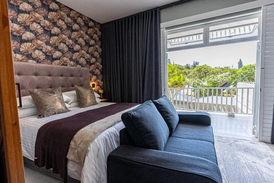 Bed, View (from property/room), Balcony/Terrace, Seating area, Bedroom