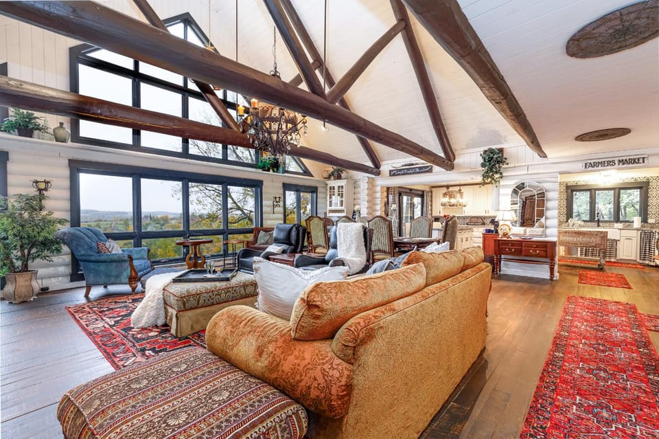 Living room, Seating area