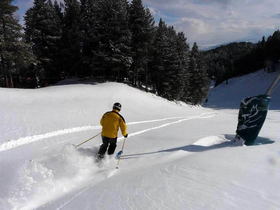 Off site, Day, Winter, Skiing