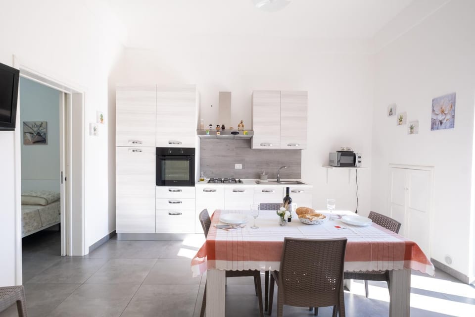 Property building, Kitchen or kitchenette, Living room