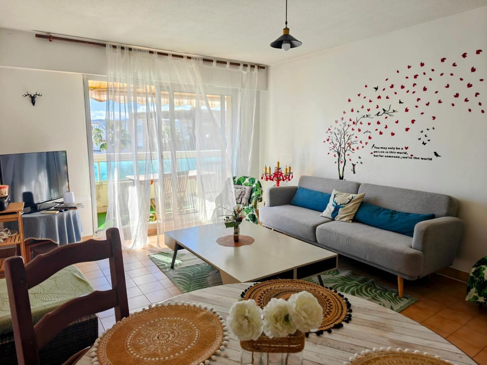 2 bedroom flat with terrasse & car-park Nice Ouest Apartment in Nice