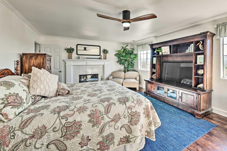 Garden, Gazebo and Fire Pit Fallbrook Home! House in Fallbrook