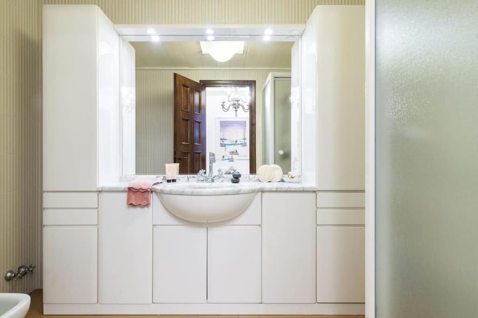 Caprera Flexyrent NO air conditioning - Seafront Apartment in Santa Margherita Ligure