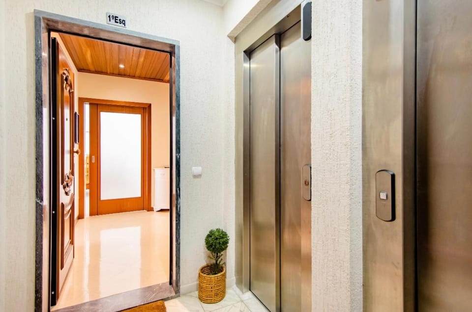 TV and multimedia, elevator