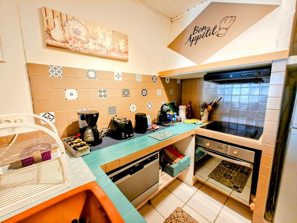 Kitchen or kitchenette, dishwasher, minibar, pet friendly, stove, toaster