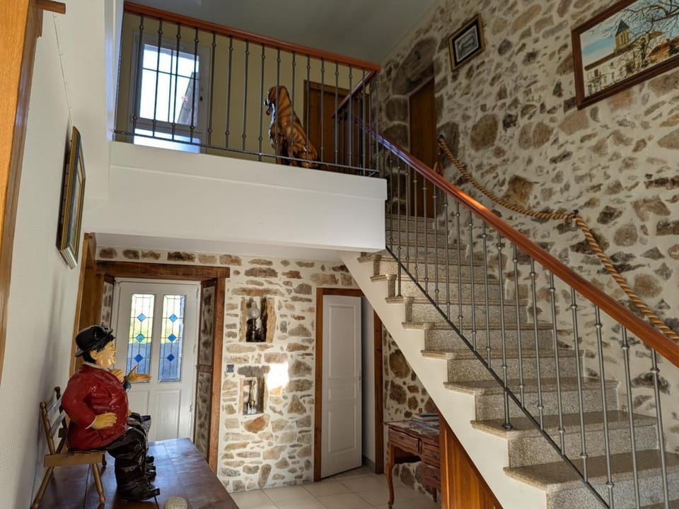 Gîte spacieux avec piscine privée et jardin, idéal pour familles avec animaux - FR-1-653-67 House in Nouvelle-Aquitaine