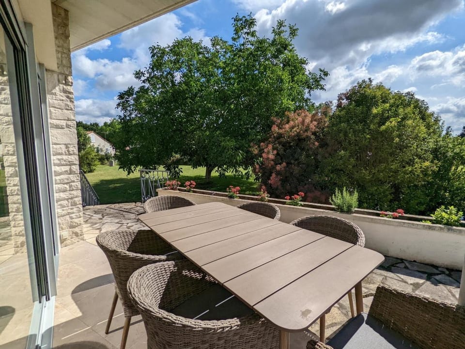 Maison confortable avec jardin privatif, internet, parking - FR-1-653-112 House in Nouvelle-Aquitaine