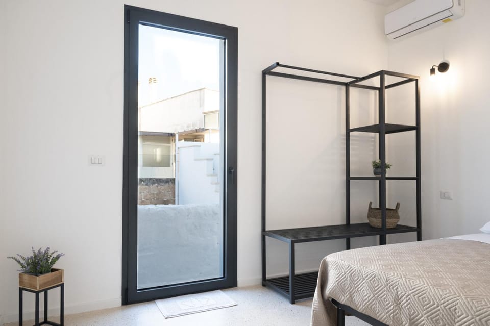 Bed, Photo of the whole room, Bedroom, air conditioner