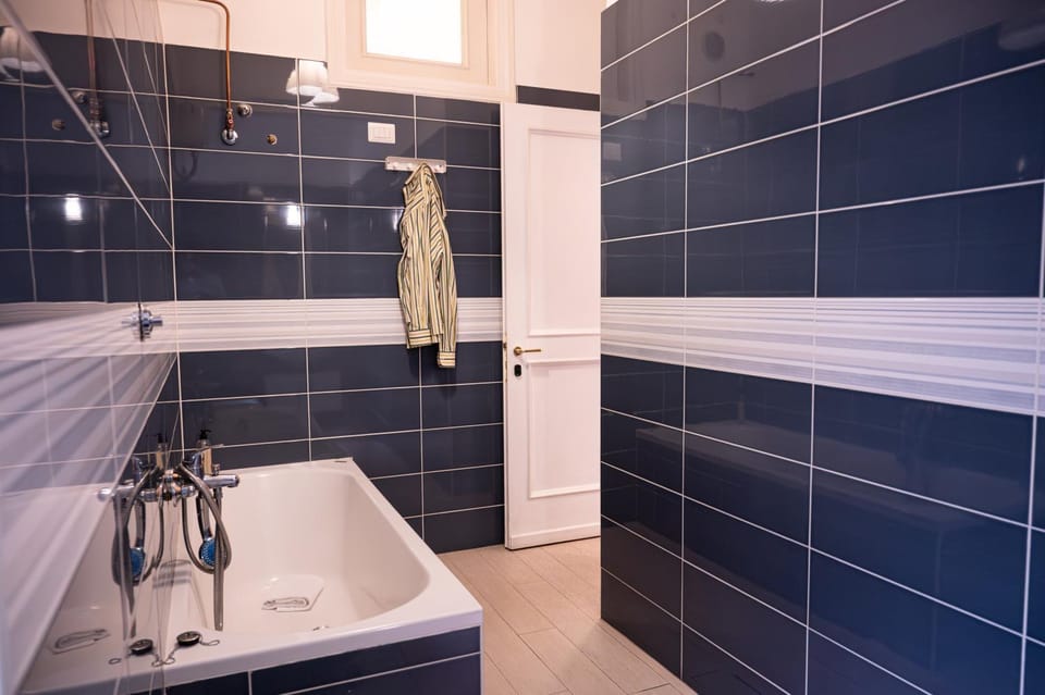 Bathroom, Bath, hair dryier, towels