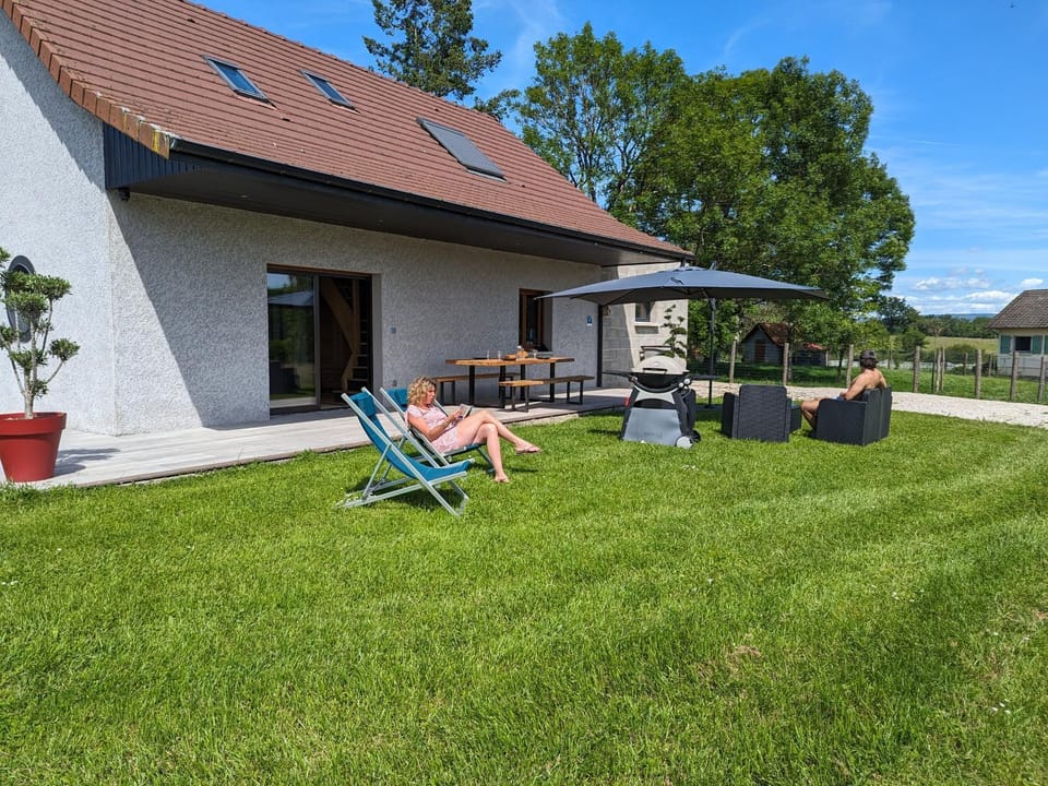 Property building, Patio, Garden, Garden view, sunbed