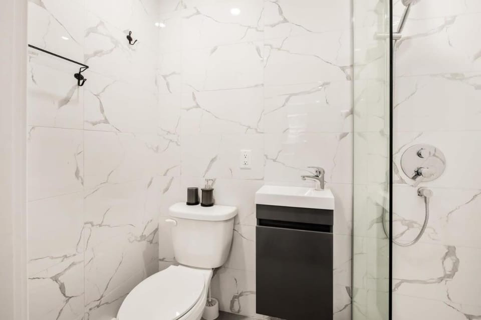 Le Mile End by M11 - Upscale Comfy Studio Apartment in Laval