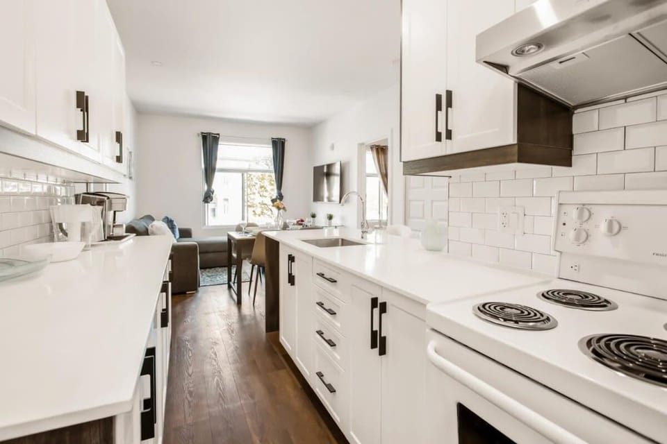 Le Mile End by M11 - Upscale 1 BDR with Sofa Bed Apartment in Laval
