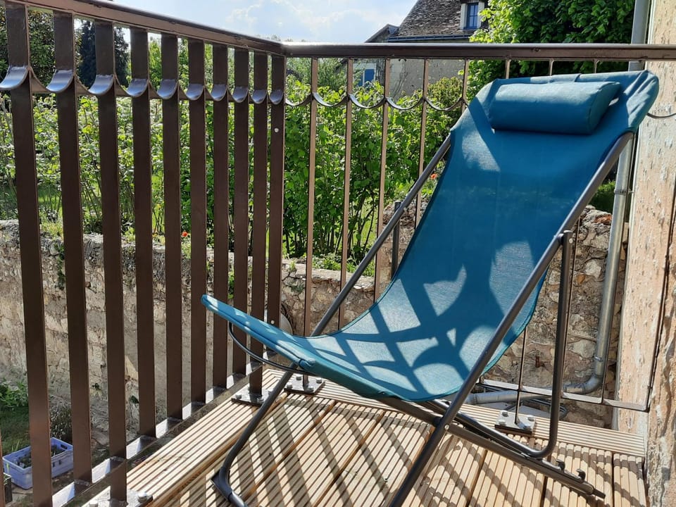 Balcony/Terrace, sunbed